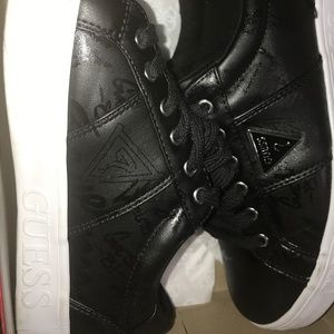Guess WGAstray Black 003